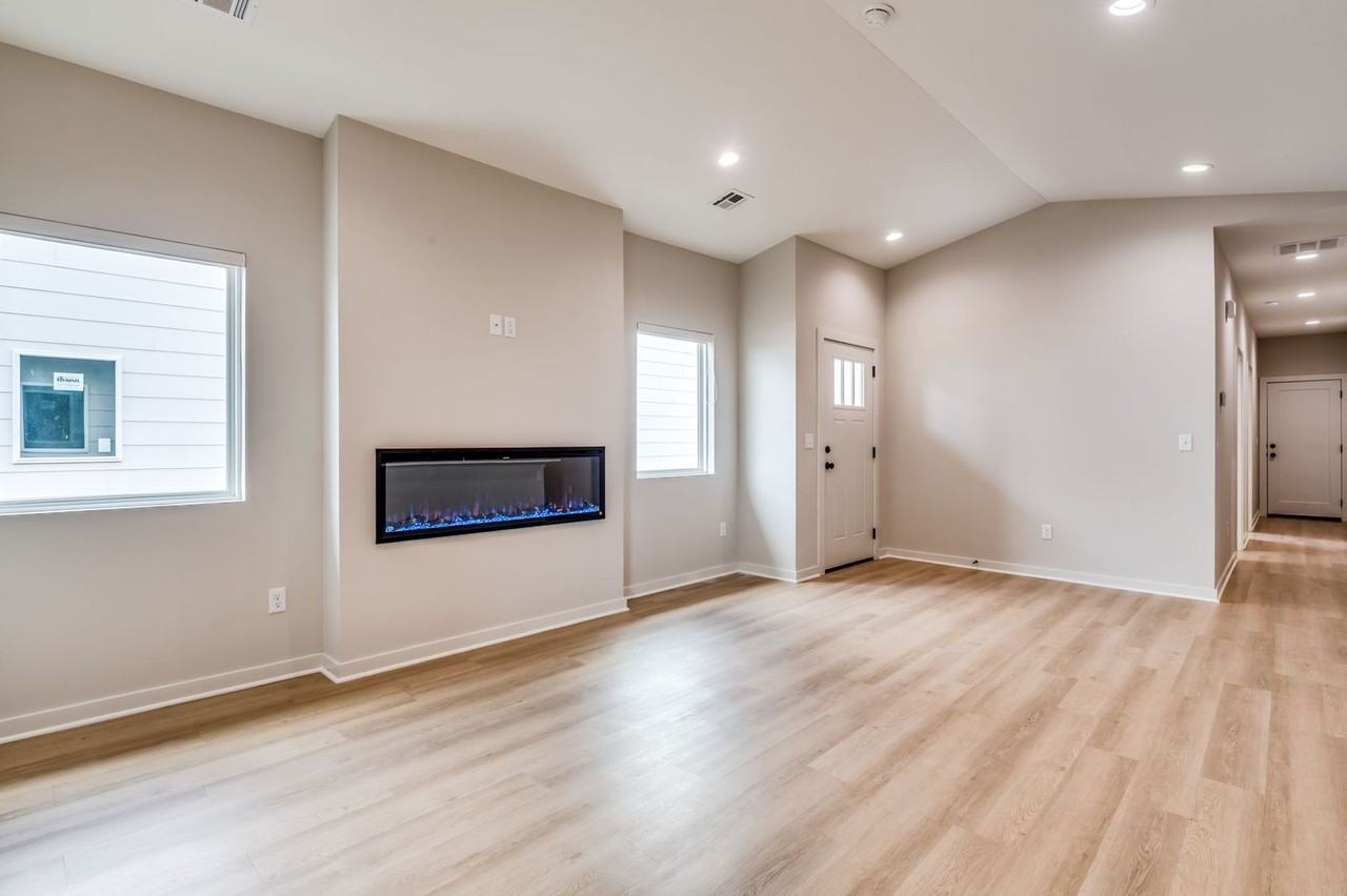 227 227 N Gowen St - Photo 3 of 21