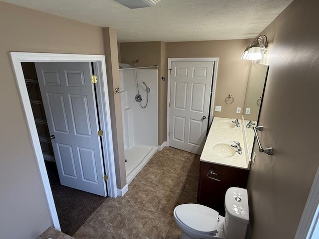 417 Dalhlia Dr - Photo 4 of 34