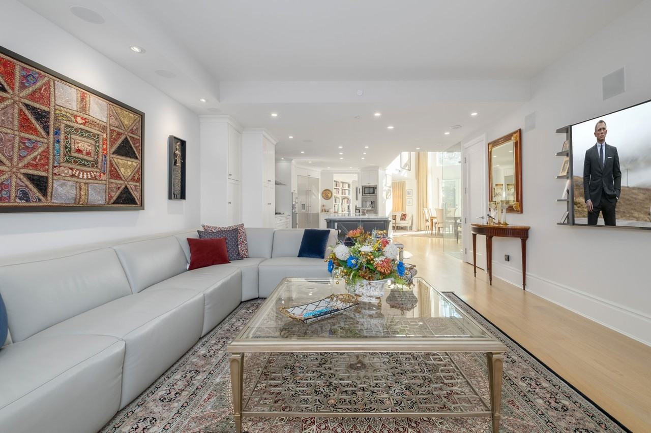 1258 Richards Street - Photo 7 of 33