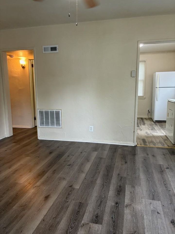 11 Liberty St - Photo 2 of 13