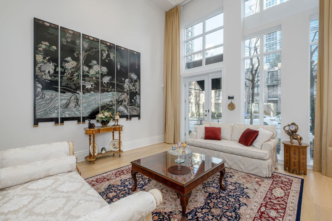 1258 Richards Street - Photo 4 of 33