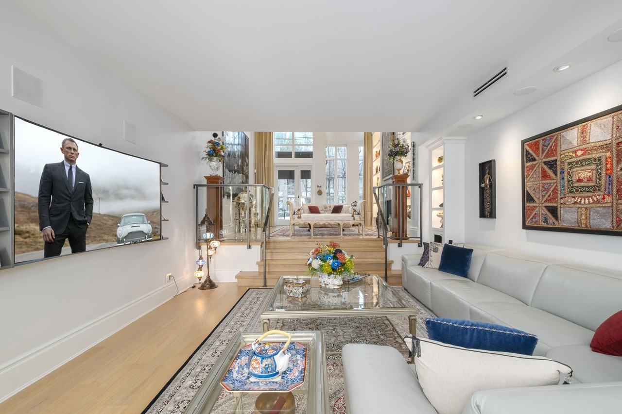 1258 Richards Street - Photo 5 of 33