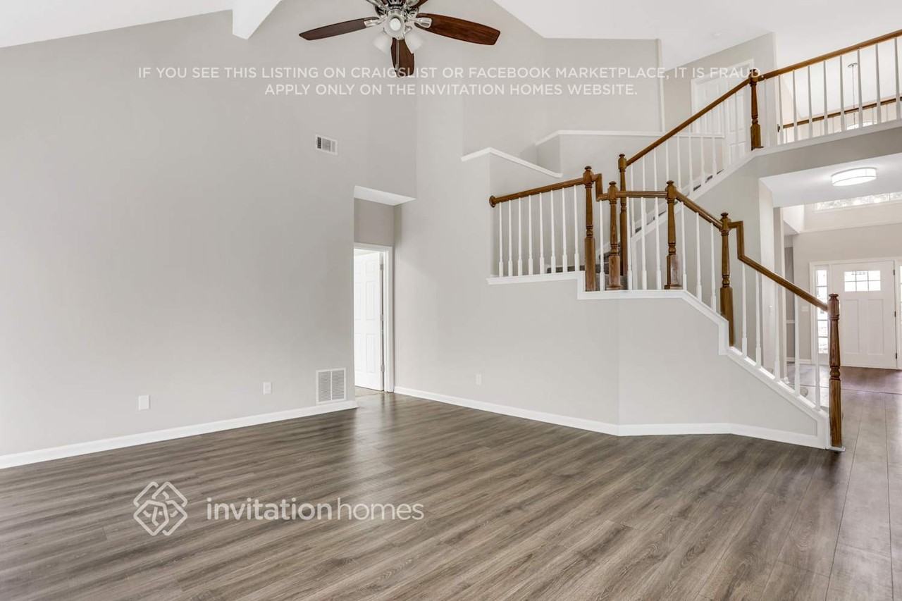 1521 Green Oak Cir - Photo 5 of 23
