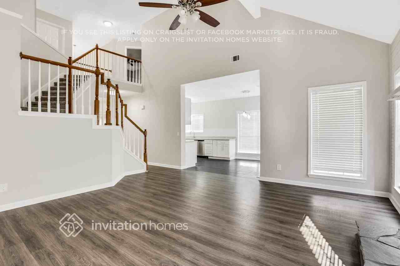 1521 Green Oak Cir - Photo 6 of 23