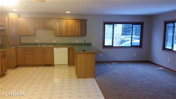 11450 La Salle St - Photo 2 of 4