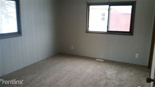 11450 La Salle St - Photo 3 of 4