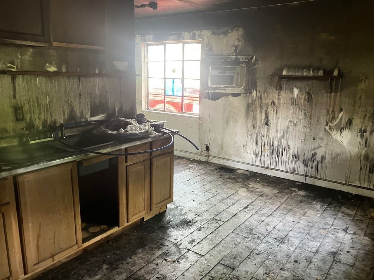 3990 Foxboro Dr - Photo 2 of 11