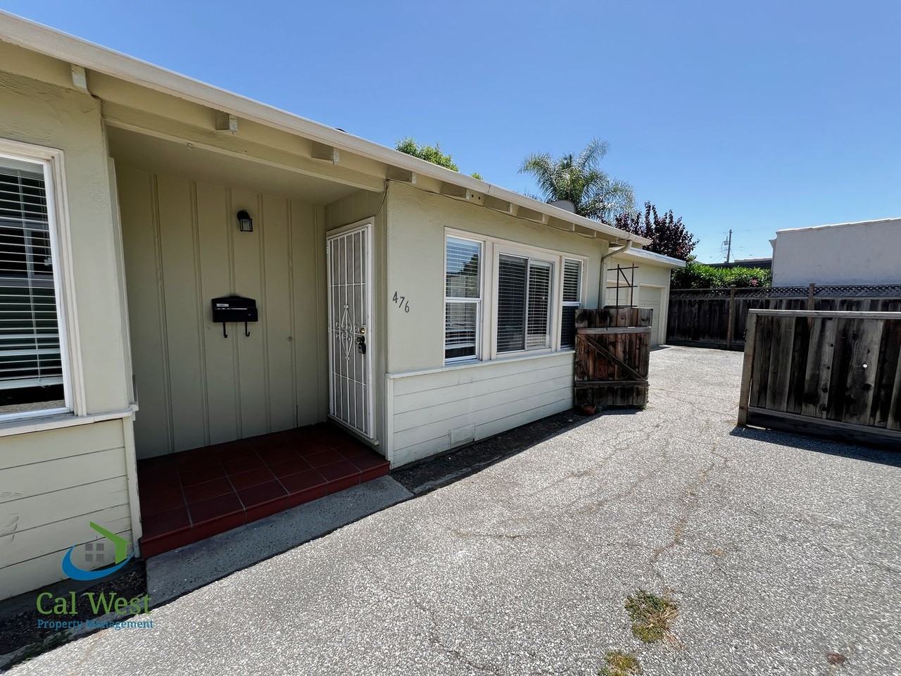 476 E Washington Ave - Photo 3 of 23