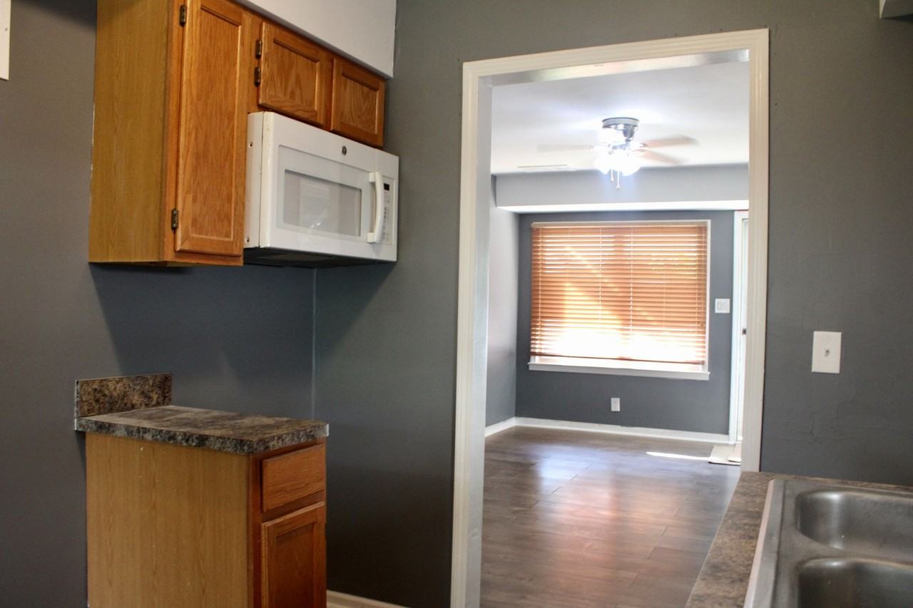 3922 Herrick St - Photo 6 of 24