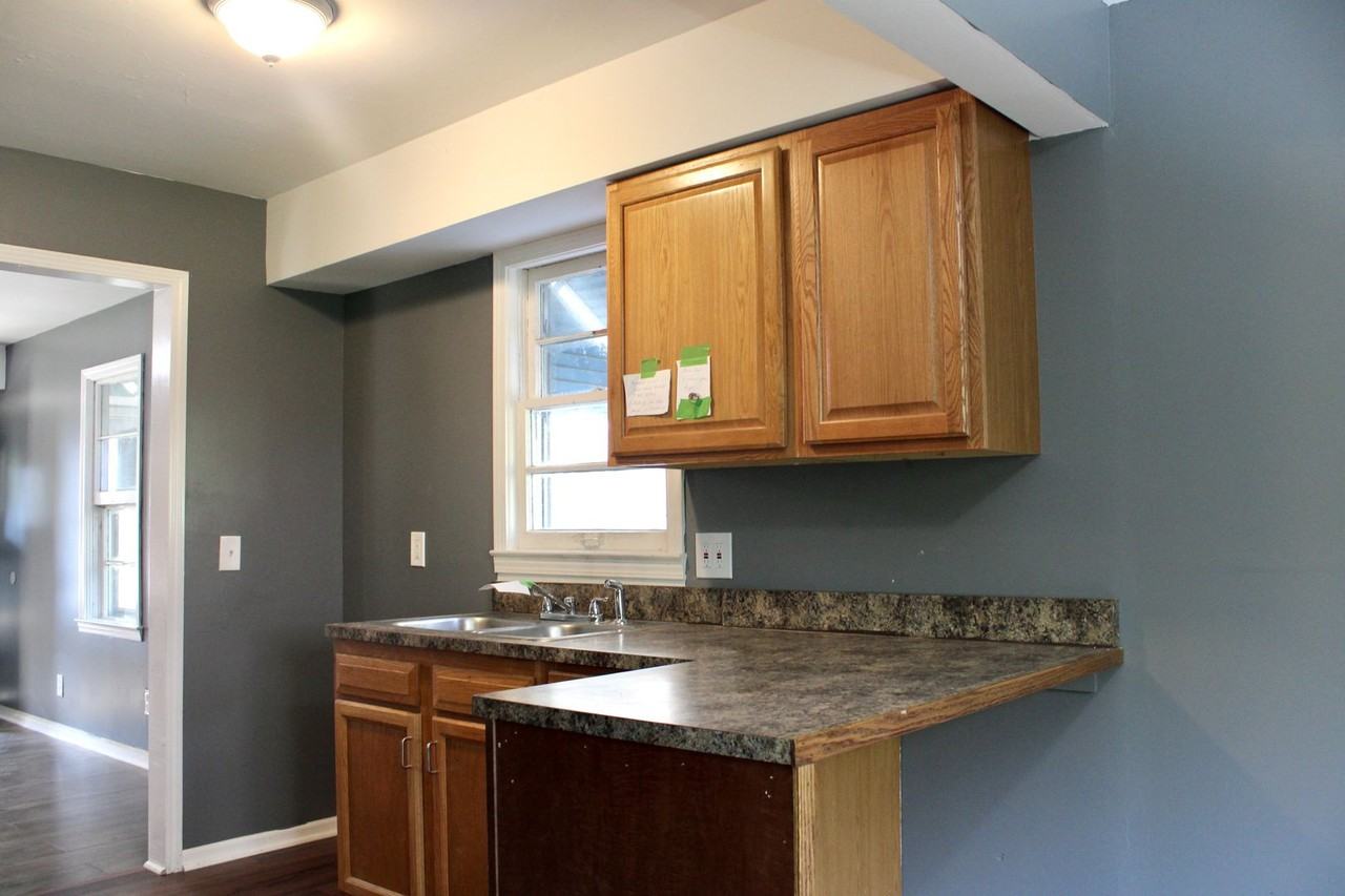 3922 Herrick St - Photo 7 of 24