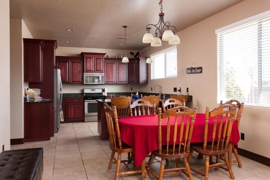 422 N 3450 W - Photo 4 of 22