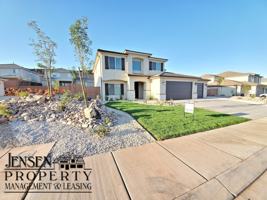 featured image of 3340 E Tanoak Dr