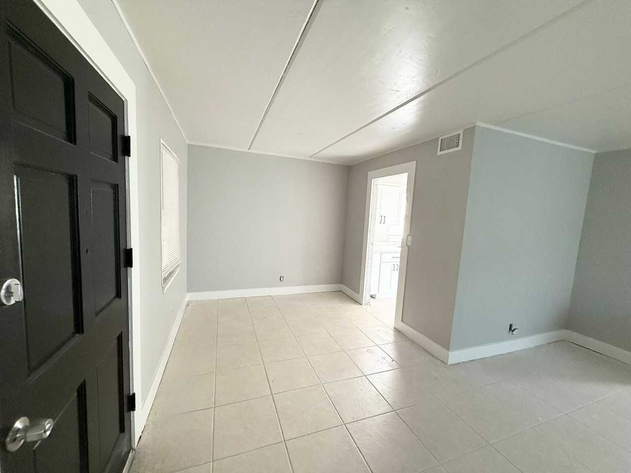 302 S Spring Garden Ave - Photo 2 of 13