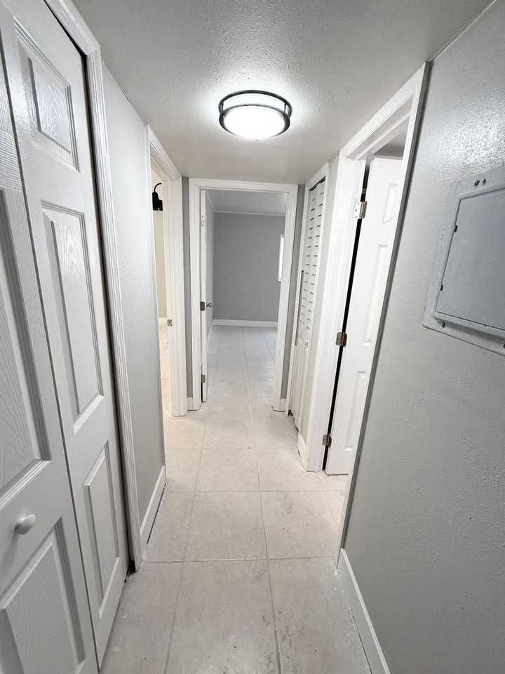 302 S Spring Garden Ave - Photo 7 of 13