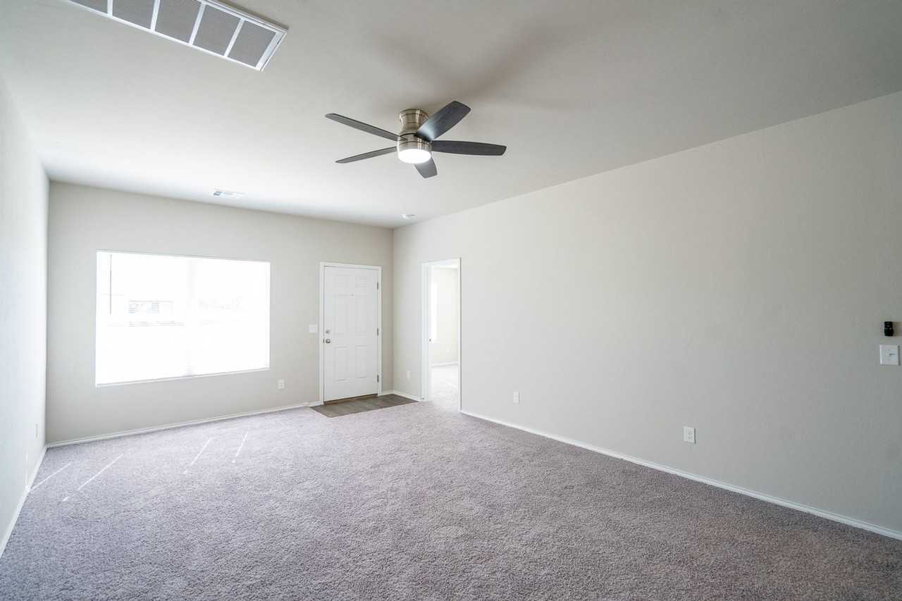 1317 S Silver Dr - Photo 3 of 16