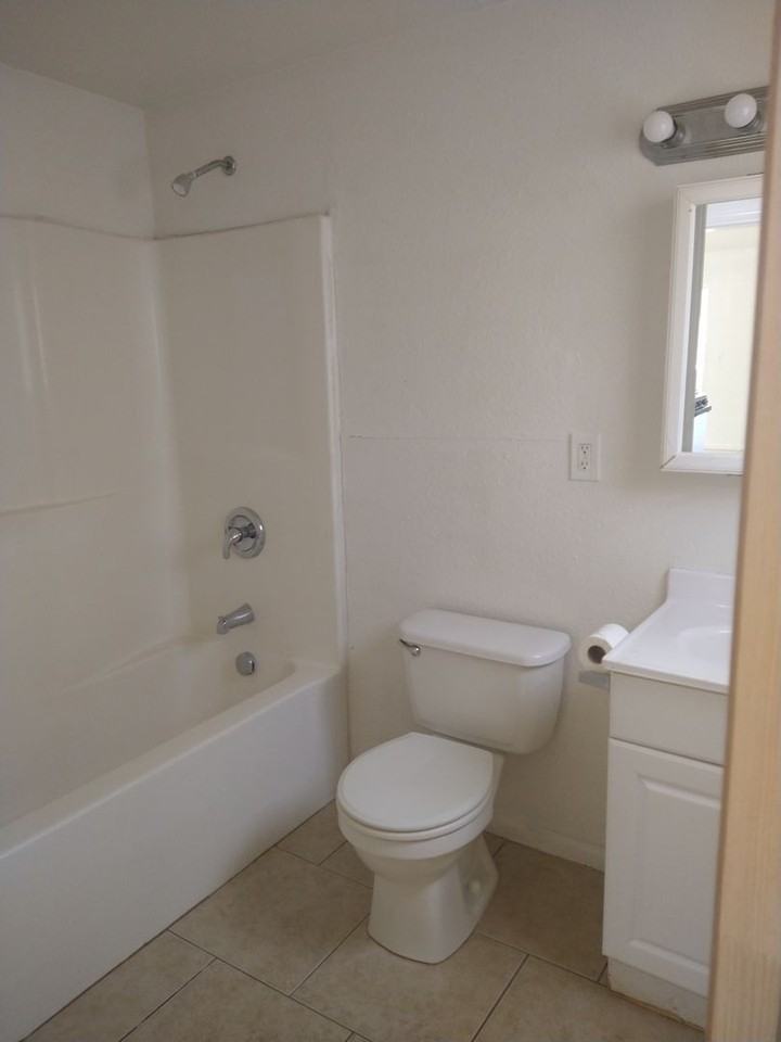 73542 Didsbury Dr - Photo 2 of 8