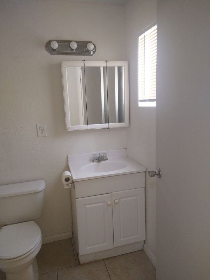 73542 Didsbury Dr - Photo 3 of 8