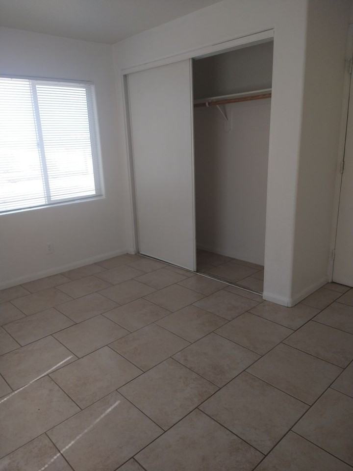 73542 Didsbury Dr - Photo 4 of 8
