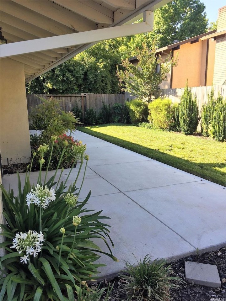 2263 Lido Cir - Photo 3 of 12
