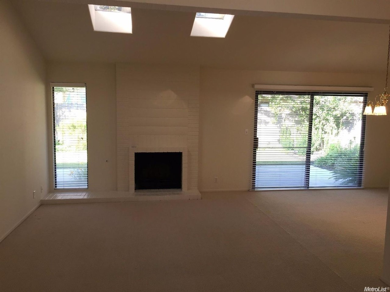 2263 Lido Cir - Photo 4 of 12