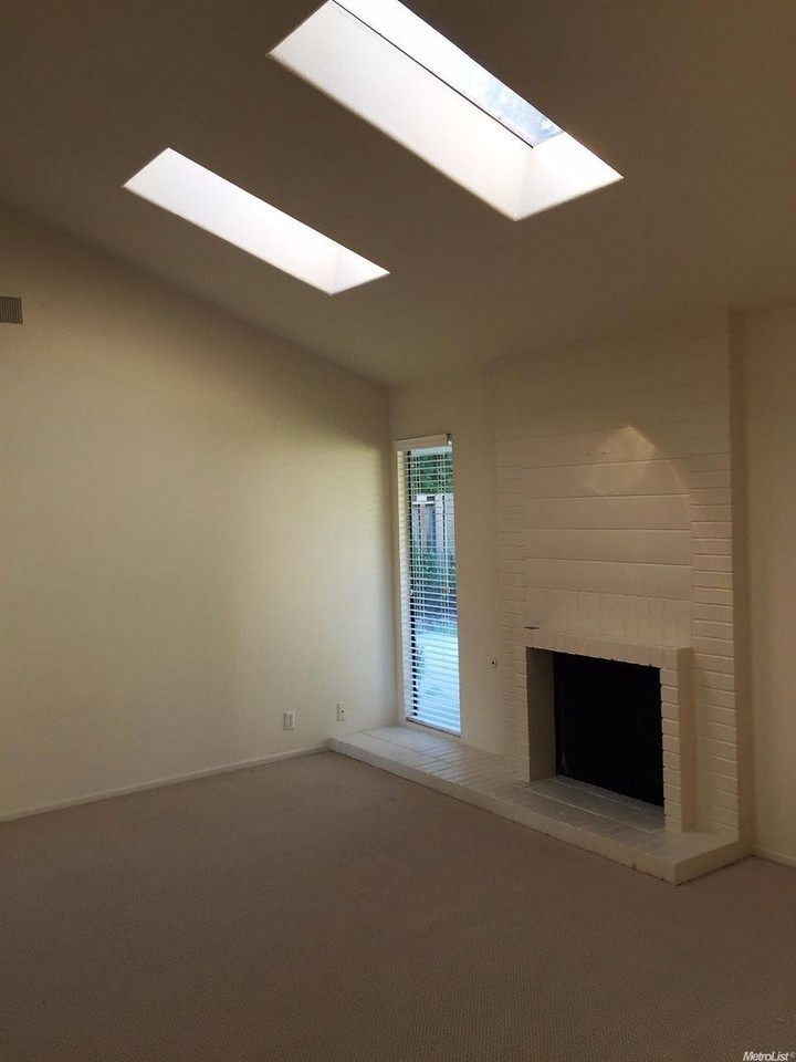 2263 Lido Cir - Photo 5 of 12