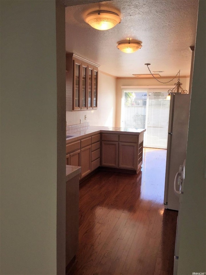 2263 Lido Cir - Photo 6 of 12