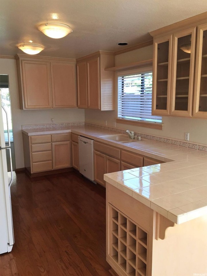 2263 Lido Cir - Photo 7 of 12