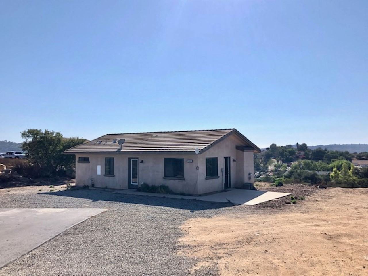 12462 Hillpoint Ct - Photo 3 of 22