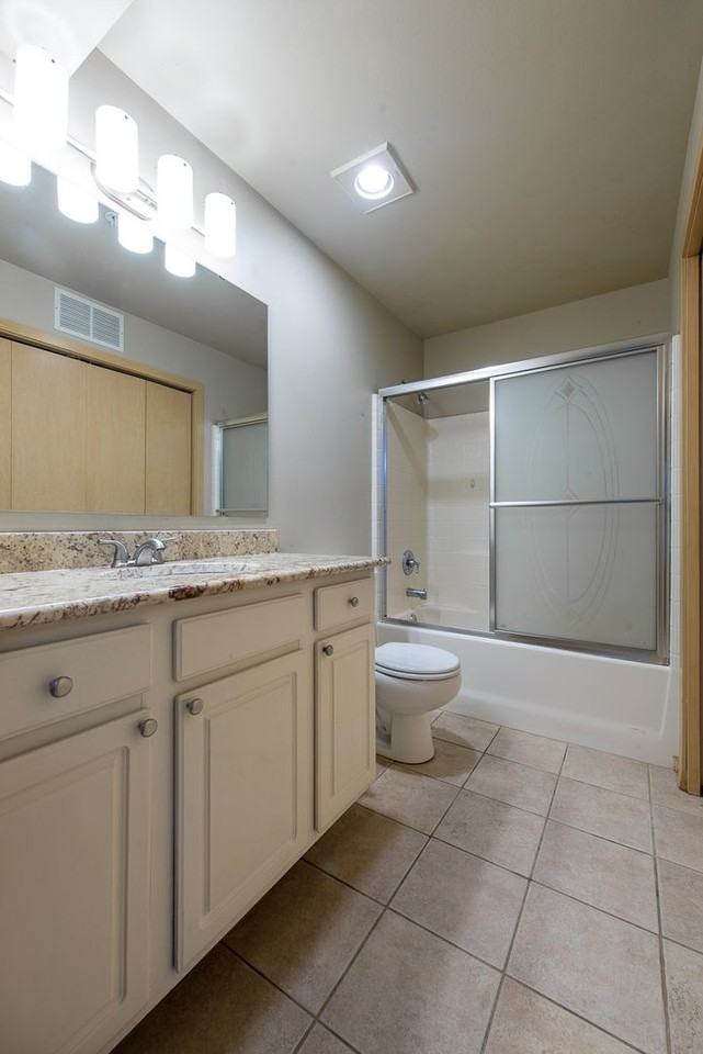 5551 Lakemont Blvd Se #1101 - Photo 6 of 15