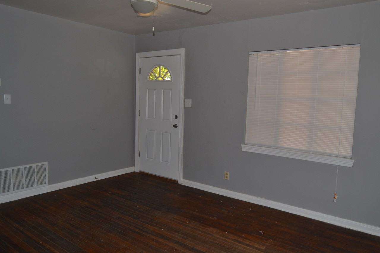 709 Northside Drive - Photo 2 of 11