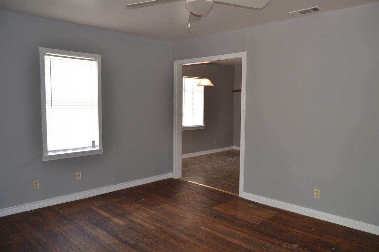 709 Northside Drive - Photo 3 of 11