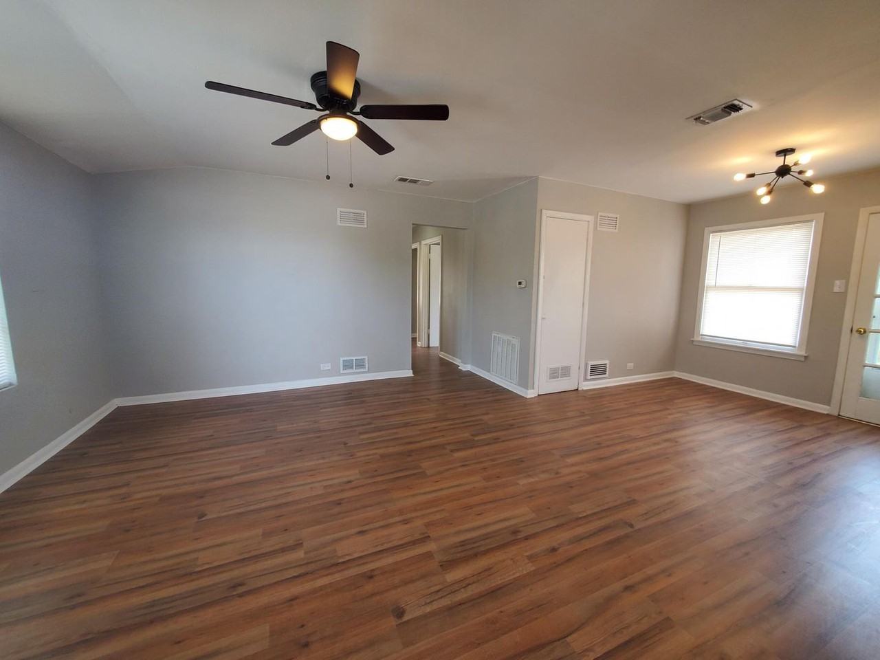 654 Santa Monica St - Photo 4 of 22