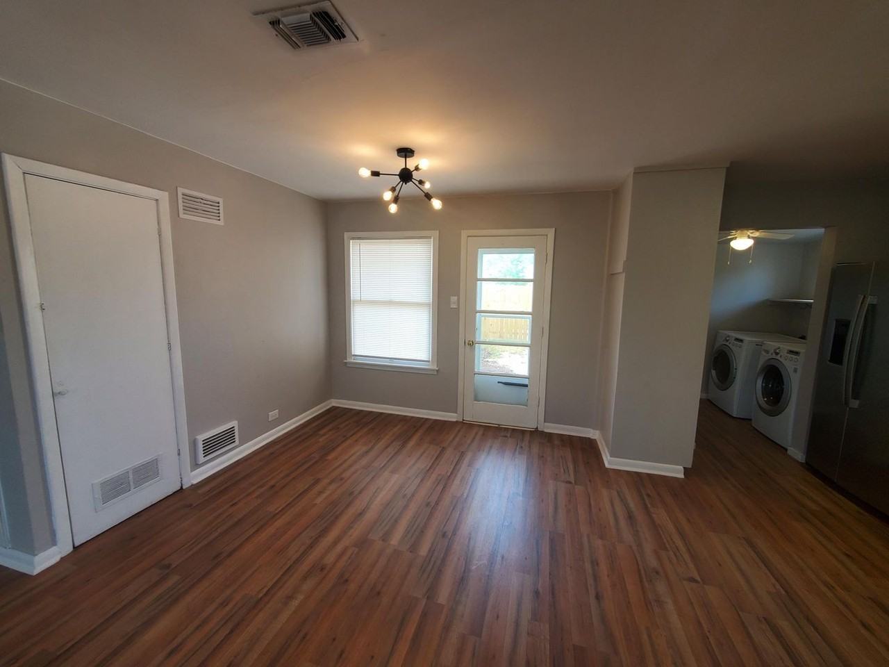 654 Santa Monica St - Photo 5 of 22