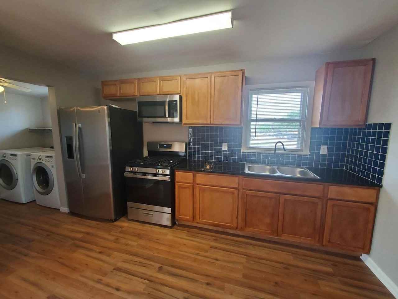 654 Santa Monica St - Photo 6 of 22