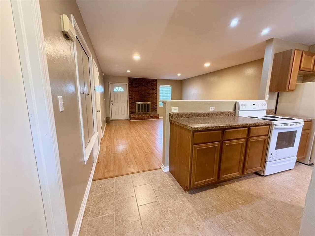 2329 Heatherfield Ln - Photo 3 of 16