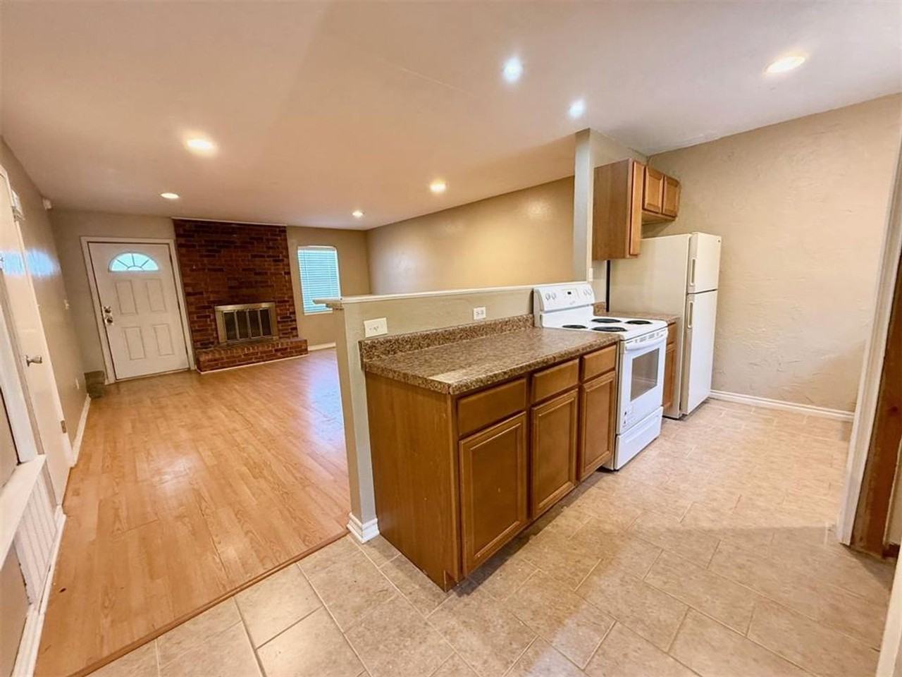 2329 Heatherfield Ln - Photo 4 of 16