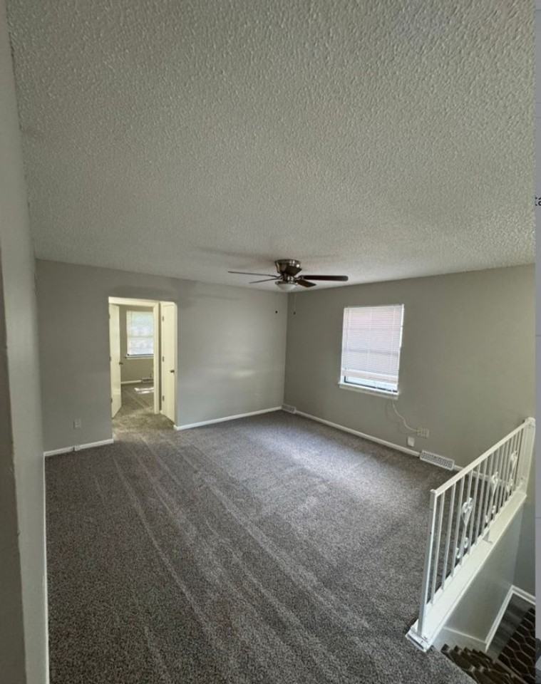 707 N Frandsen Rd - Photo 3 of 9