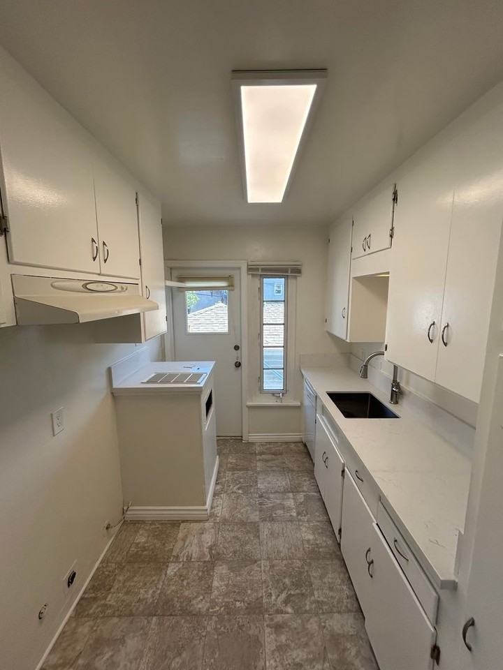 2139 Brant St - Photo 7 of 9
