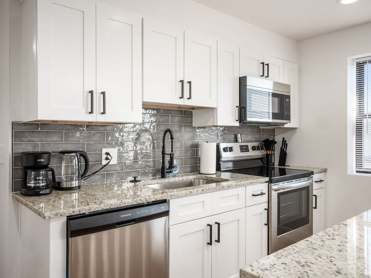 1656 E Livingston Ave #8 - Photo 5 of 10