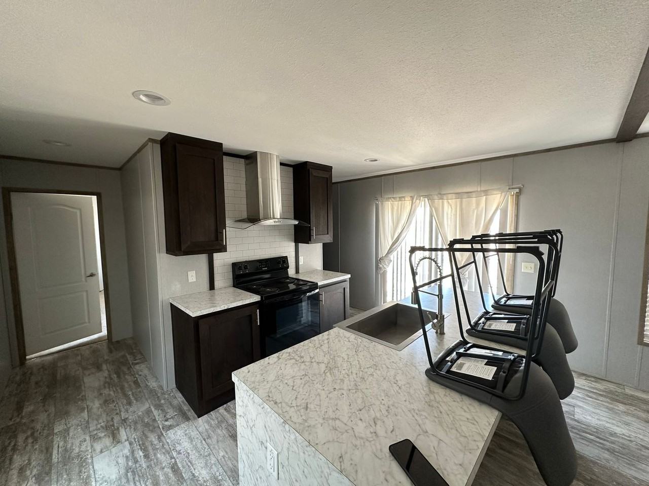 225 W Derrick Rd - Photo 3 of 19