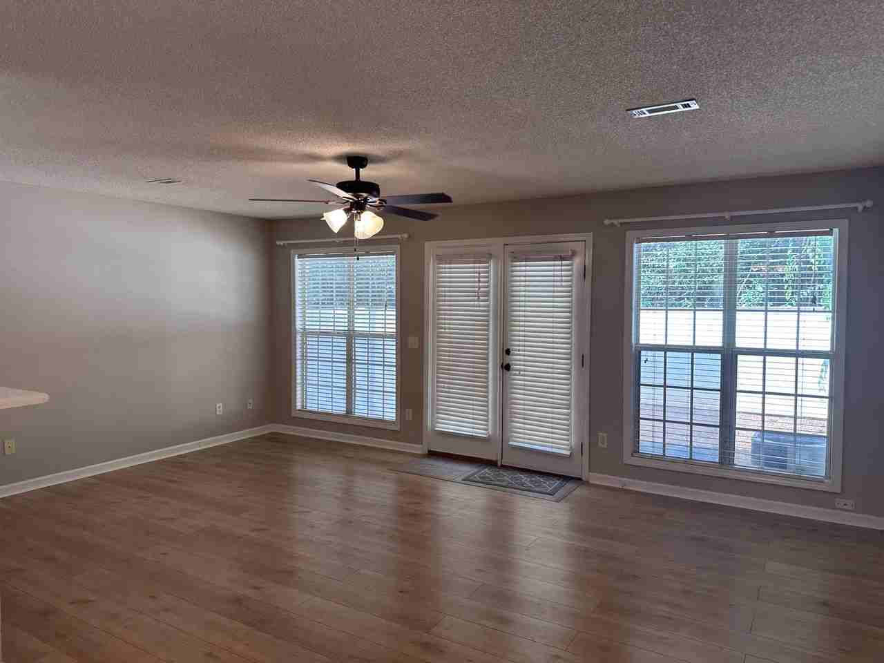 132 S Springview Dr - Photo 3 of 15