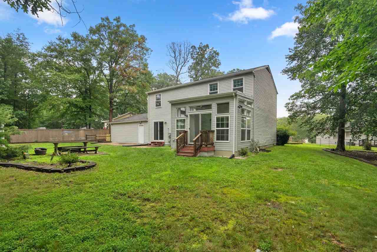 10411 Outlook Ct - Photo 3 of 32