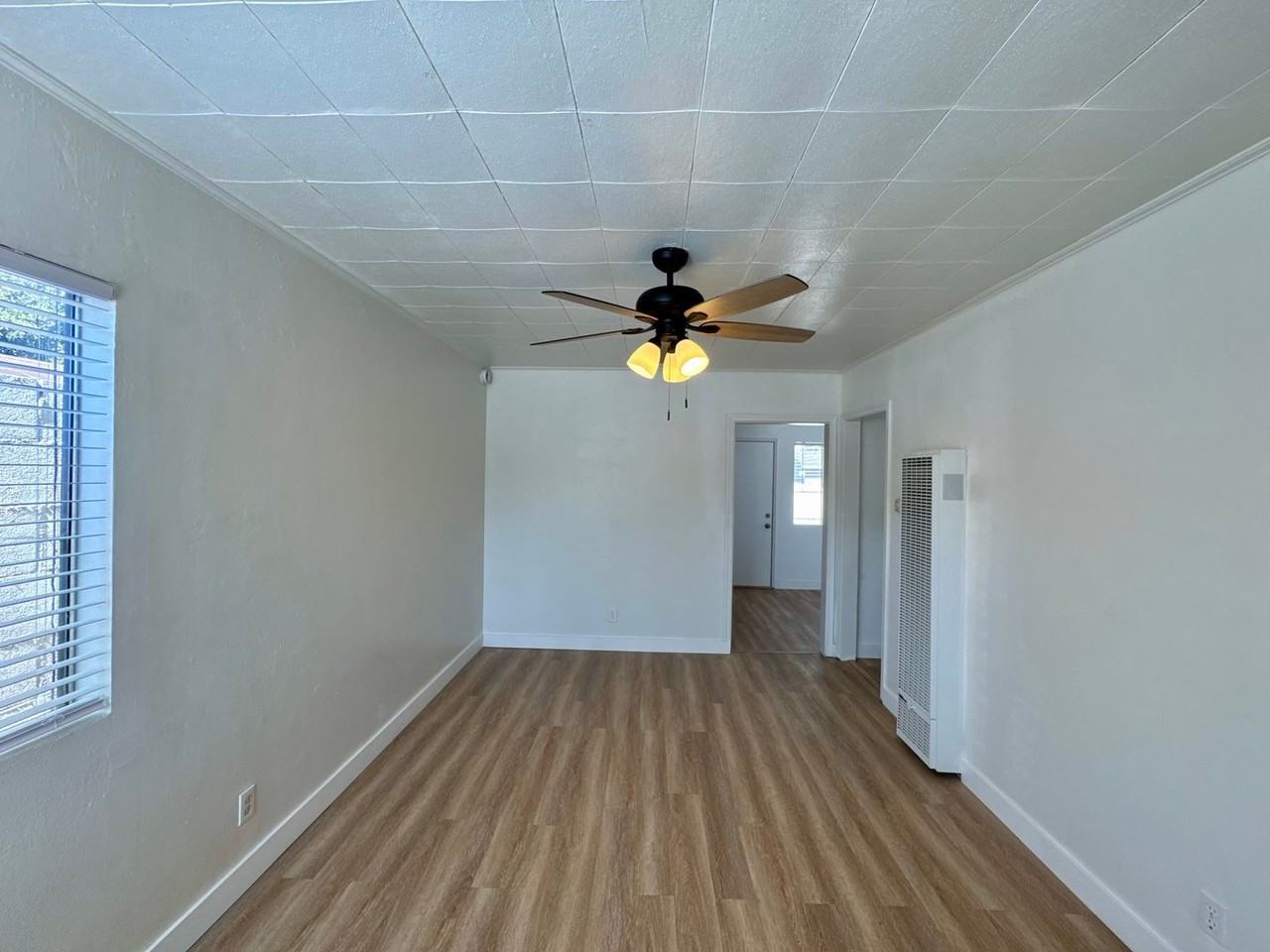 1465 W Parade St - Photo 3 of 12