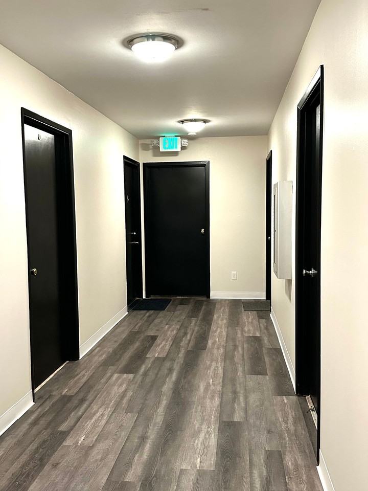 Jet Vista Apt - Photo 2 of 30