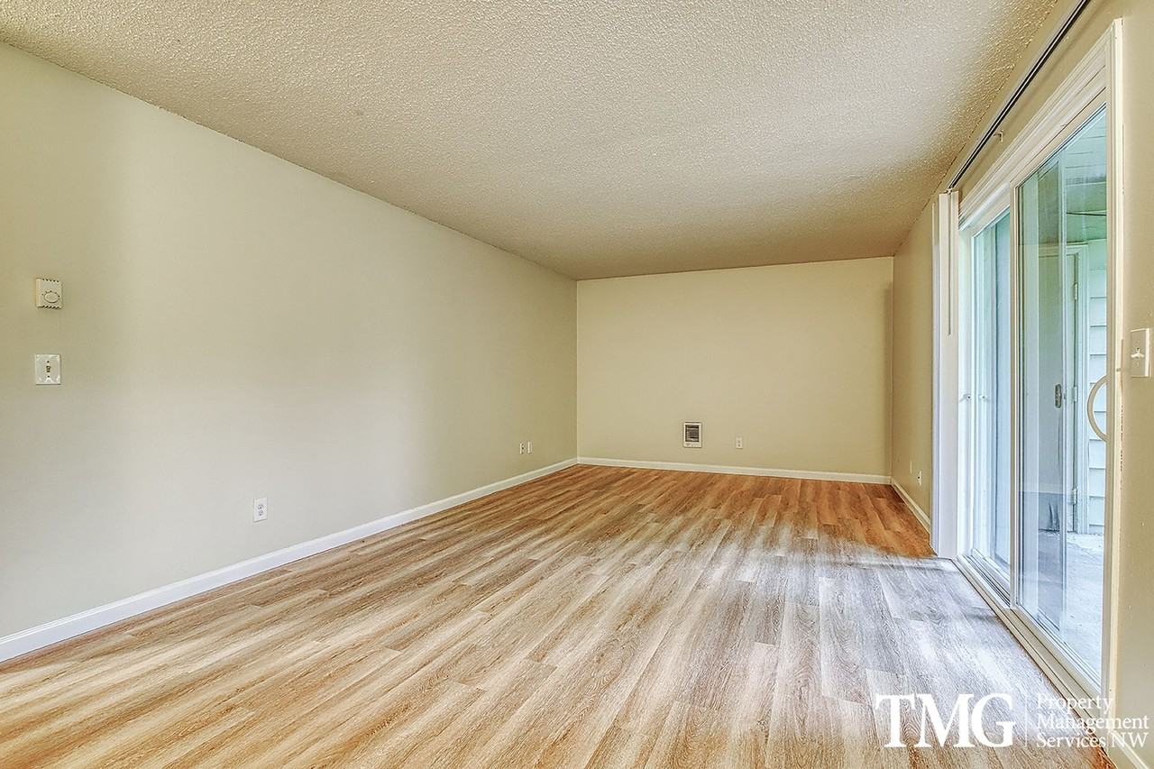 Scholls Royal Apartments - Photo 2 of 50