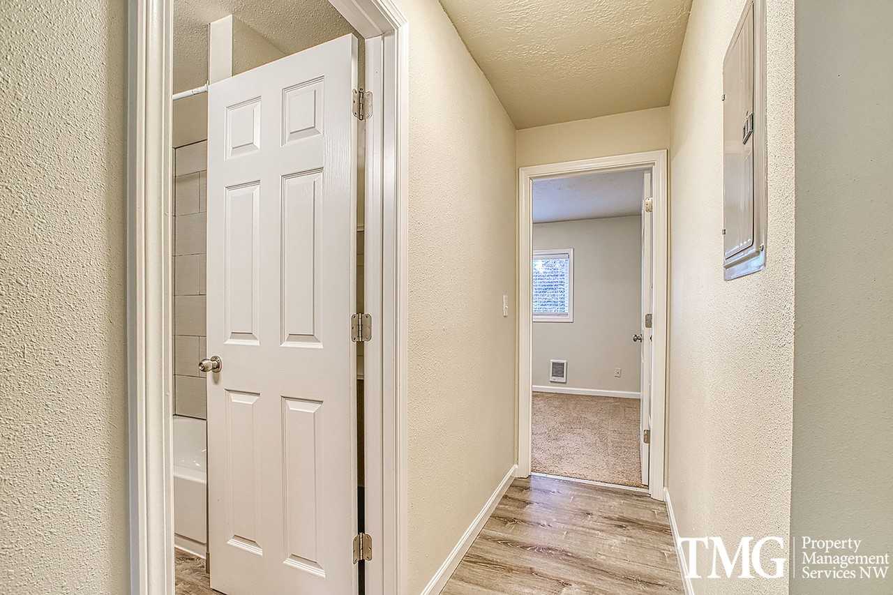 Jackson Court Apartments - Photo 3 of 50