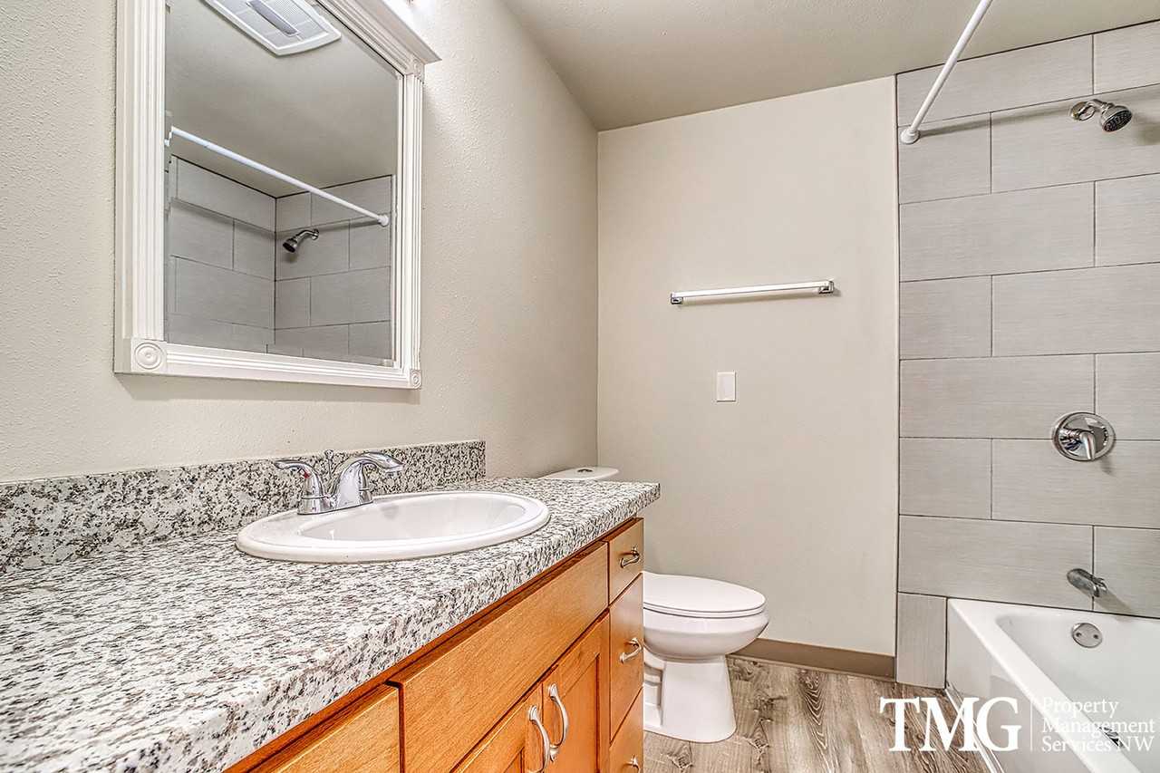 Jackson Court Apartments - Photo 4 of 50