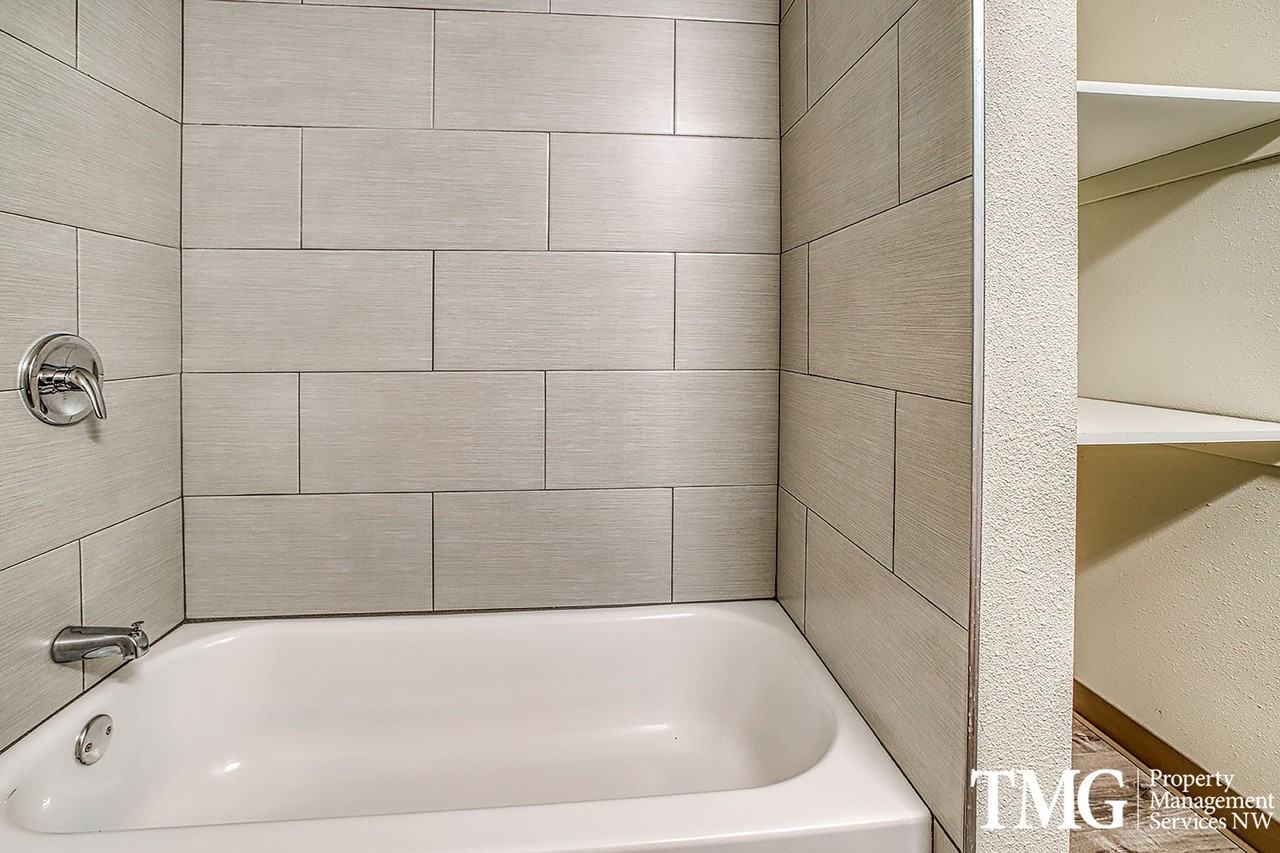 Jackson Court Apartments - Photo 5 of 50