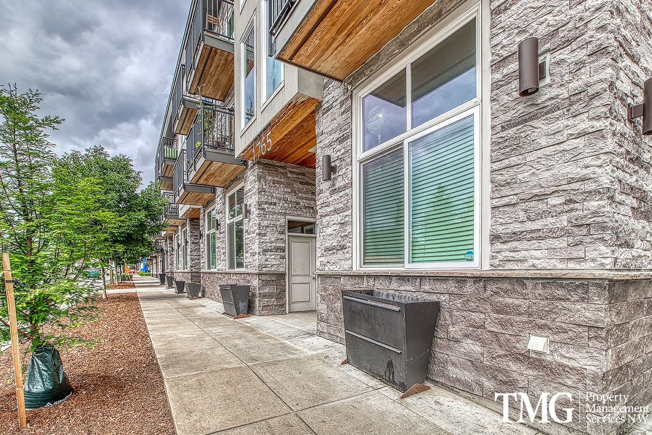 Fenwick Crossing - Photo 2 of 10