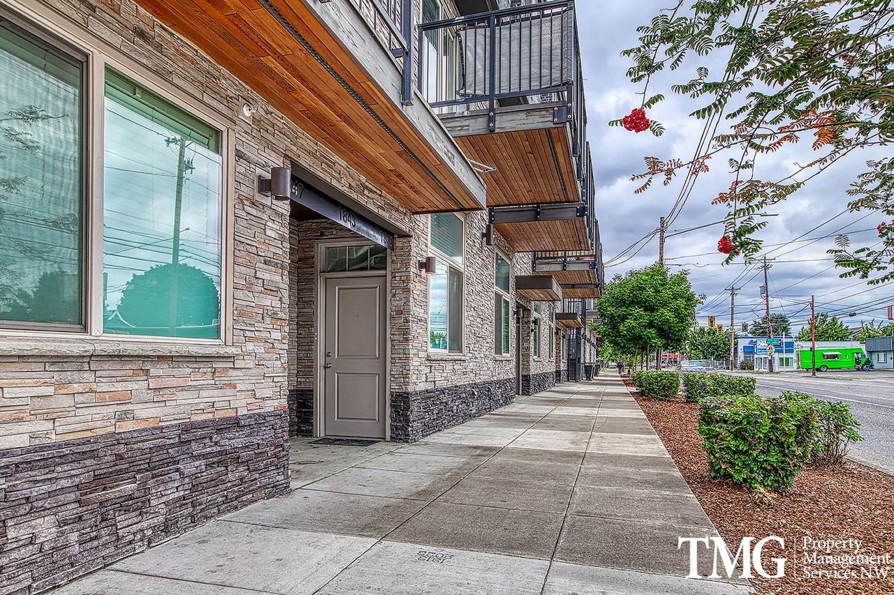 Fenwick Crossing - Photo 5 of 10